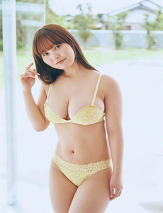 《电车之狼在线玩-秘密教学第41话子豪进入suv》